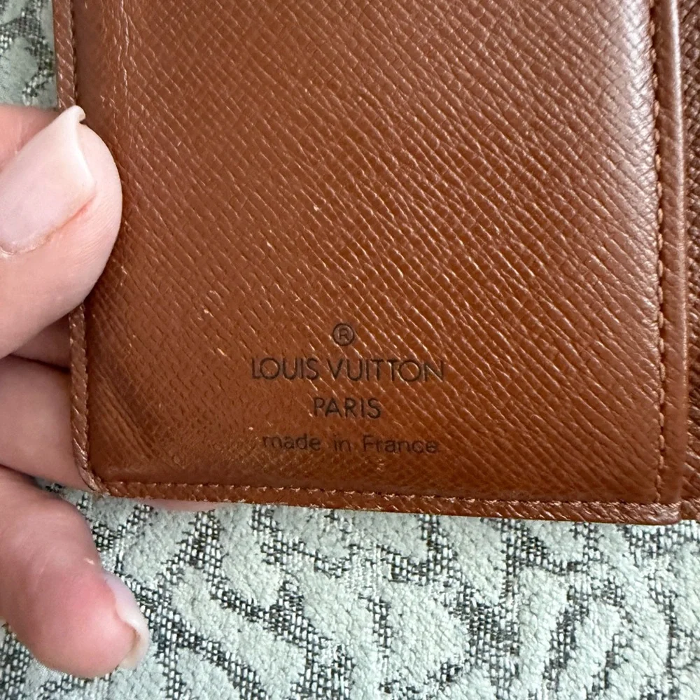 Louis Vuitton Authentic Monogram Wallet